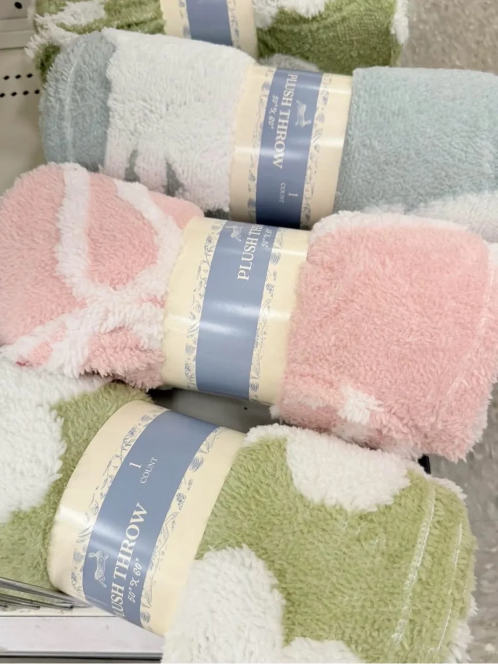 Green Spring Plush Throw Blanket - Green and White 50x60